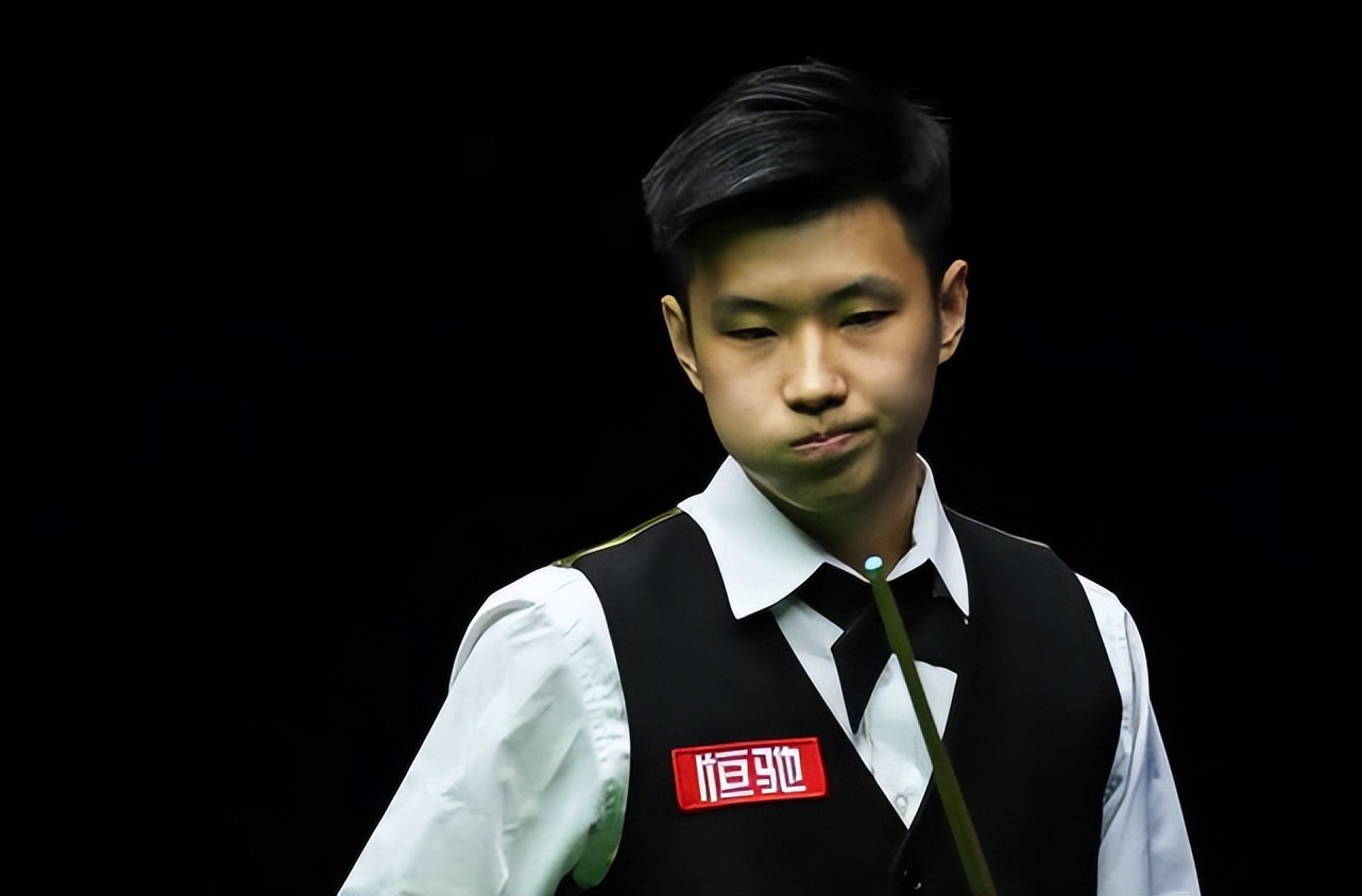 3场1红牌+失误，王大雷该让位了，泰山队扶正二门 依木兰中乙报到.